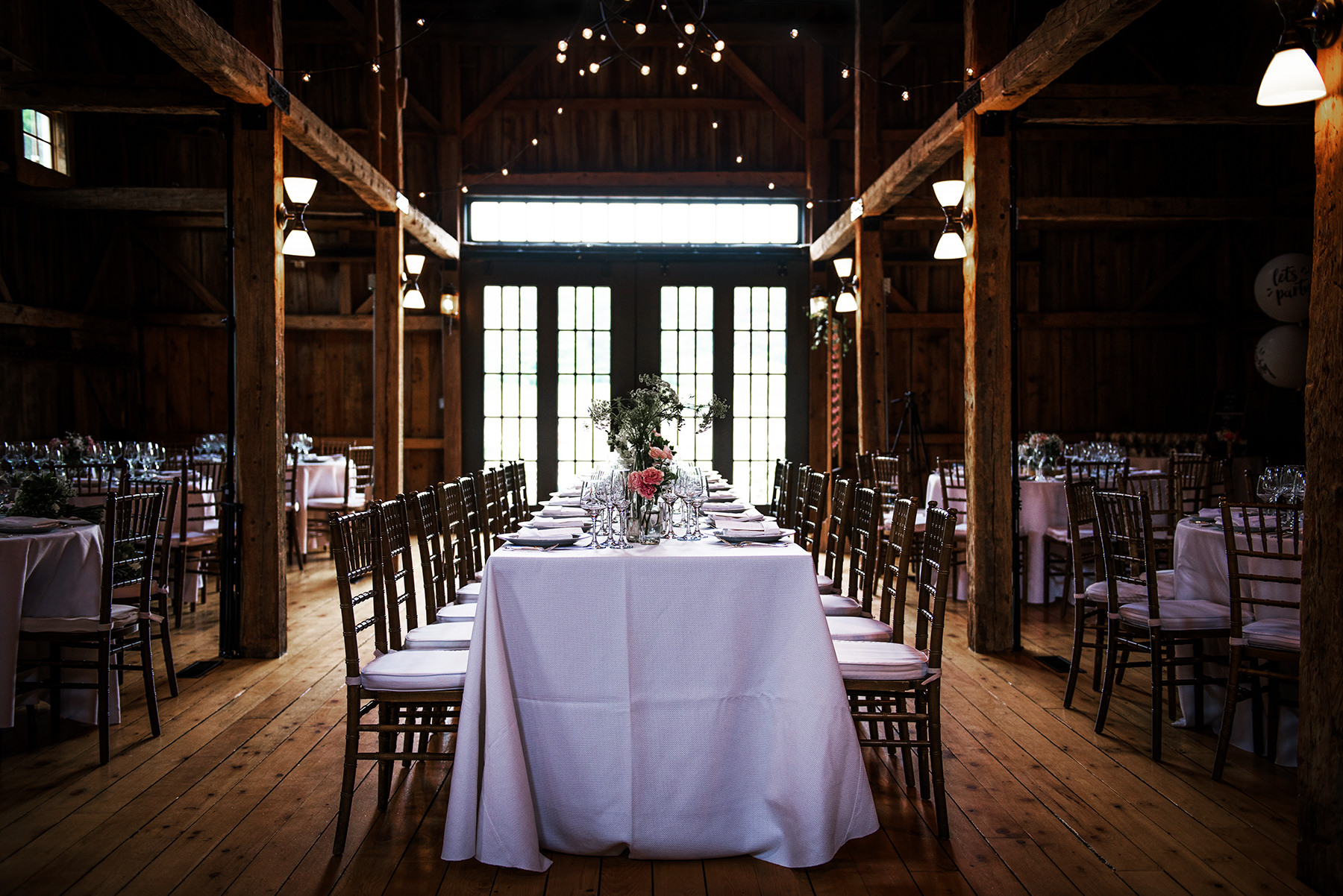 A Maine Barn Wedding at Flanagan Farm by Peter Greeno Photography