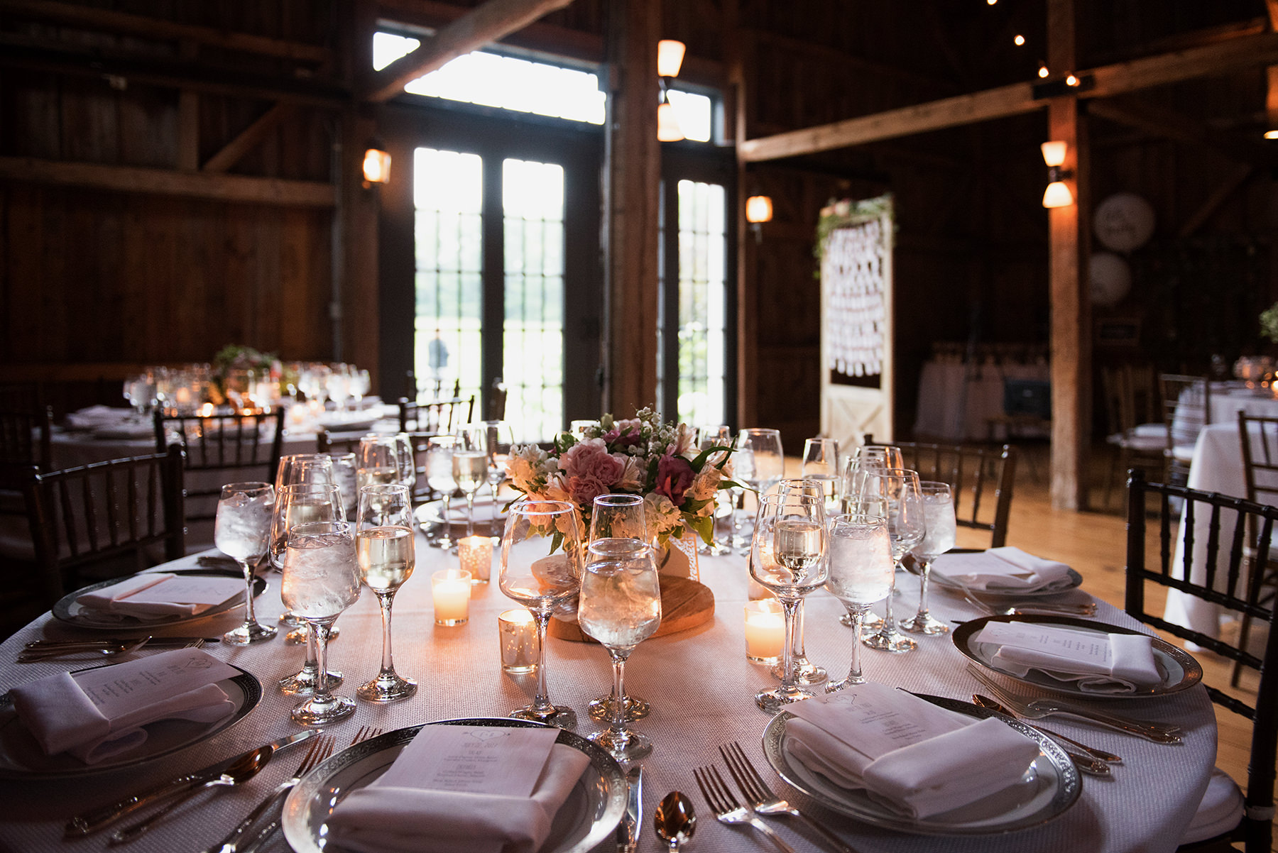 A Maine Barn Wedding at Flanagan Farm by Peter Greeno Photography