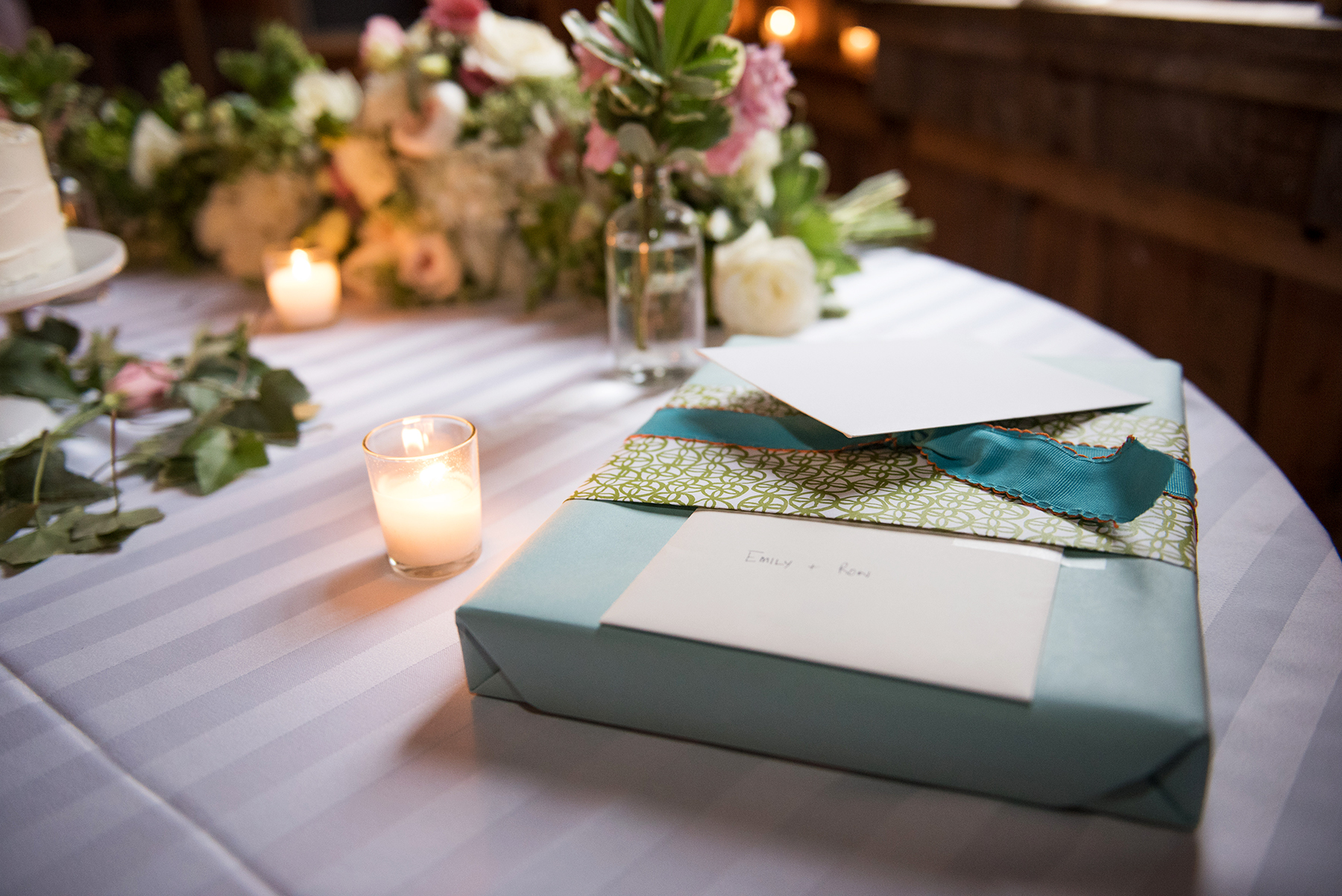 A Maine Barn Wedding at Flanagan Farm by Peter Greeno Photography