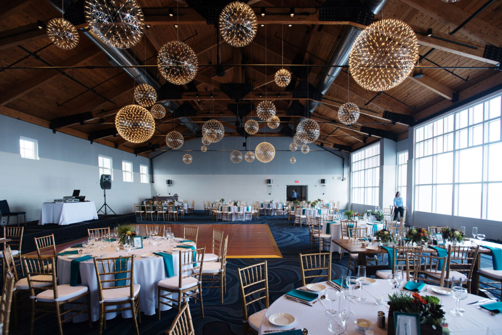 A Maine Wedding at the Cliff House in Cape Neddick, Maine