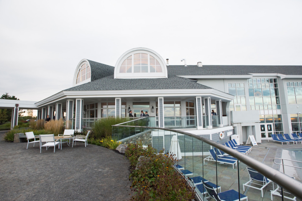 A Maine Wedding at the Cliff House in Cape Neddick, Maine