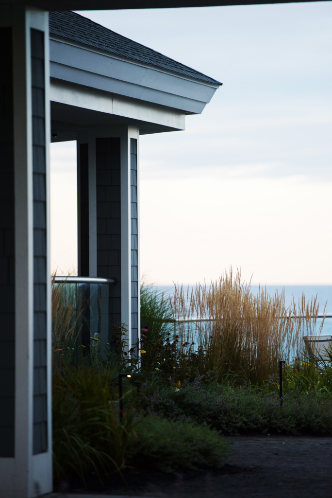 A Maine Wedding at the Cliff House in Cape Neddick, Maine