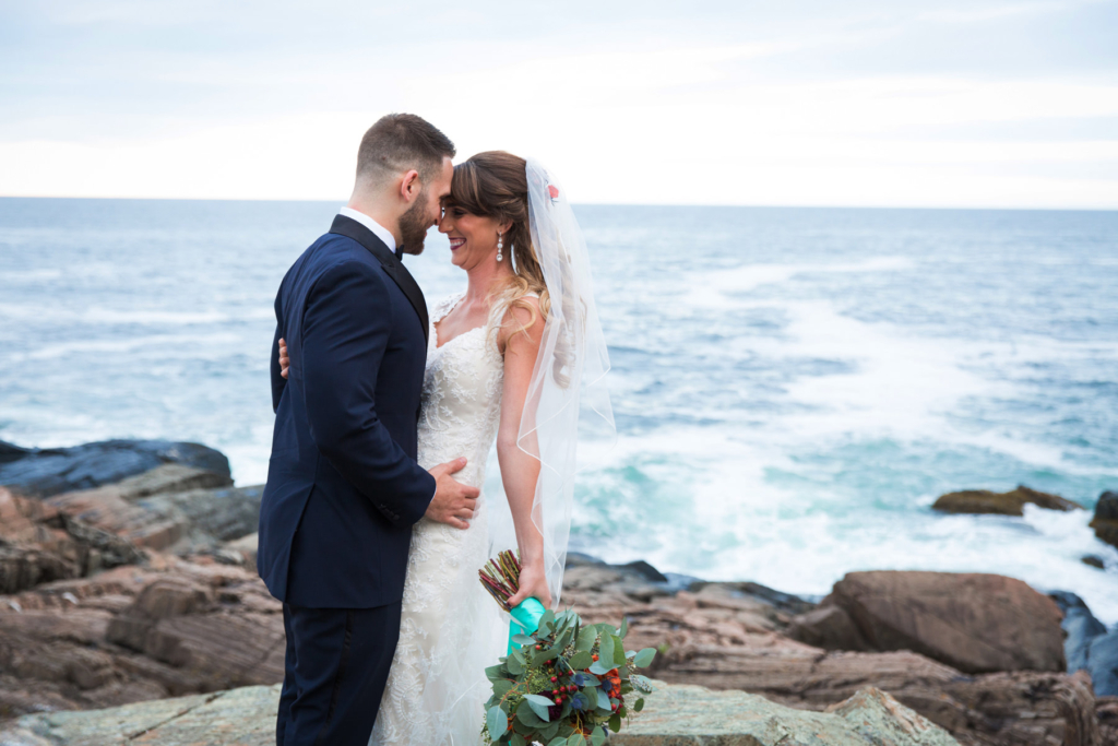 A Maine Wedding at the Cliff House in Cape Neddick, Maine