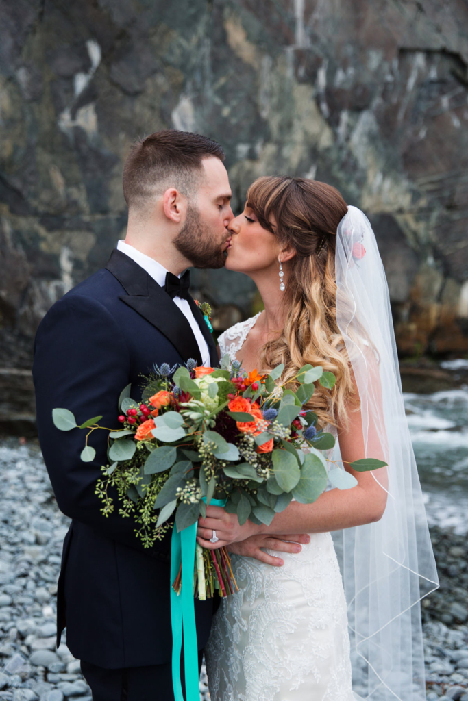 A Maine Wedding at the Cliff House in Cape Neddick, Maine