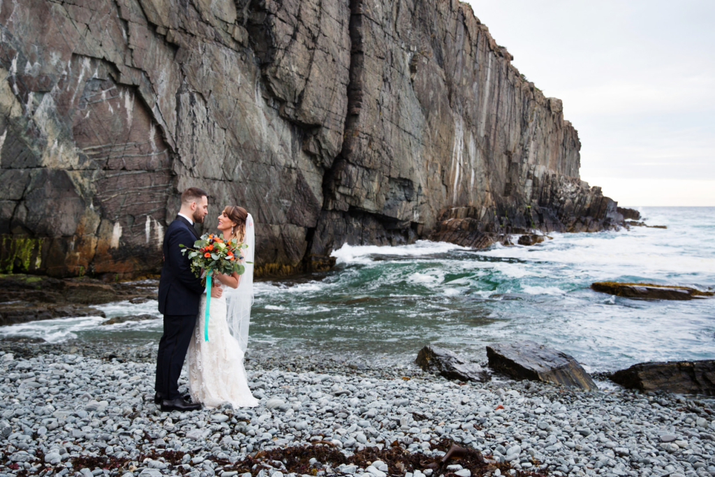 A Maine Wedding at the Cliff House in Cape Neddick, Maine