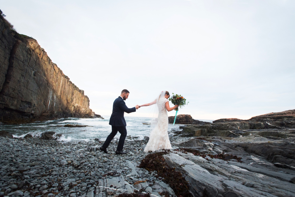 A Maine Wedding at the Cliff House in Cape Neddick, Maine