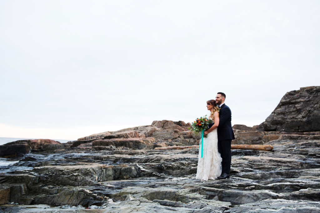 A Maine Wedding at the Cliff House in Cape Neddick, Maine