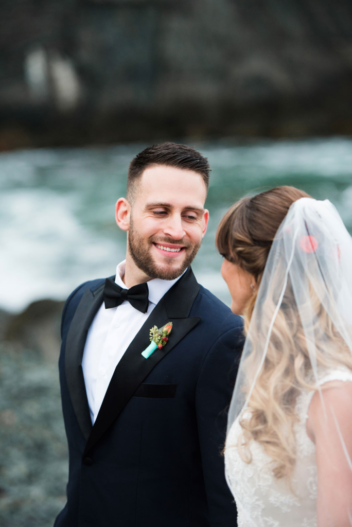 A Maine Wedding at the Cliff House in Cape Neddick, Maine