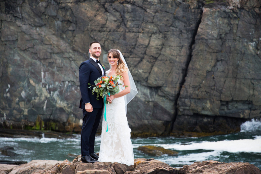 A Maine Wedding at the Cliff House in Cape Neddick, Maine