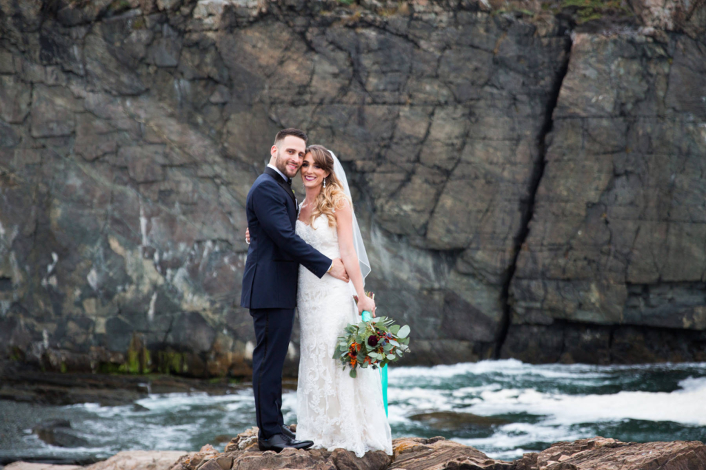 A Maine Wedding at the Cliff House in Cape Neddick, Maine