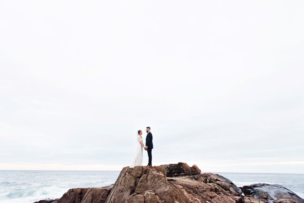 A Maine Wedding at the Cliff House in Cape Neddick, Maine