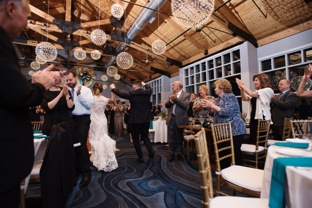 A Maine Wedding at the Cliff House in Cape Neddick, Maine