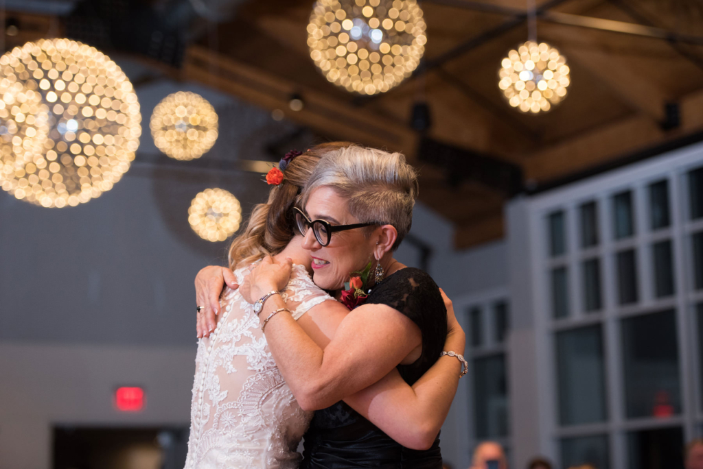 A Maine Wedding at the Cliff House in Cape Neddick, Maine