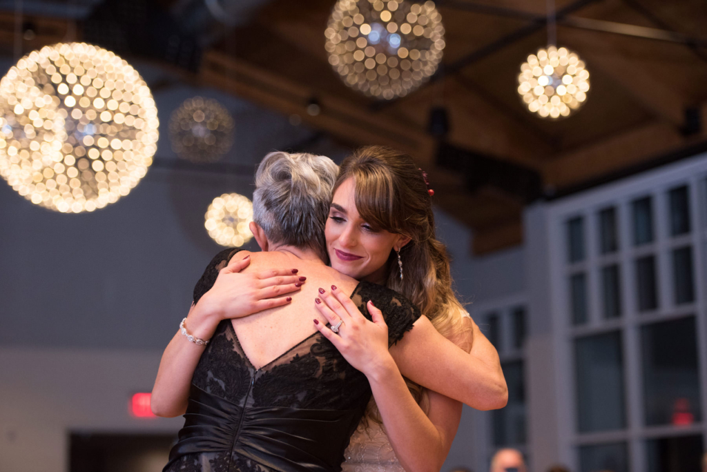 A Maine Wedding at the Cliff House in Cape Neddick, Maine