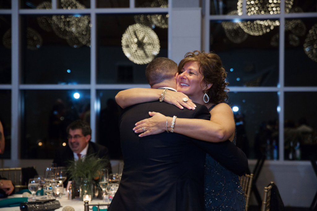 A Maine Wedding at the Cliff House in Cape Neddick, Maine