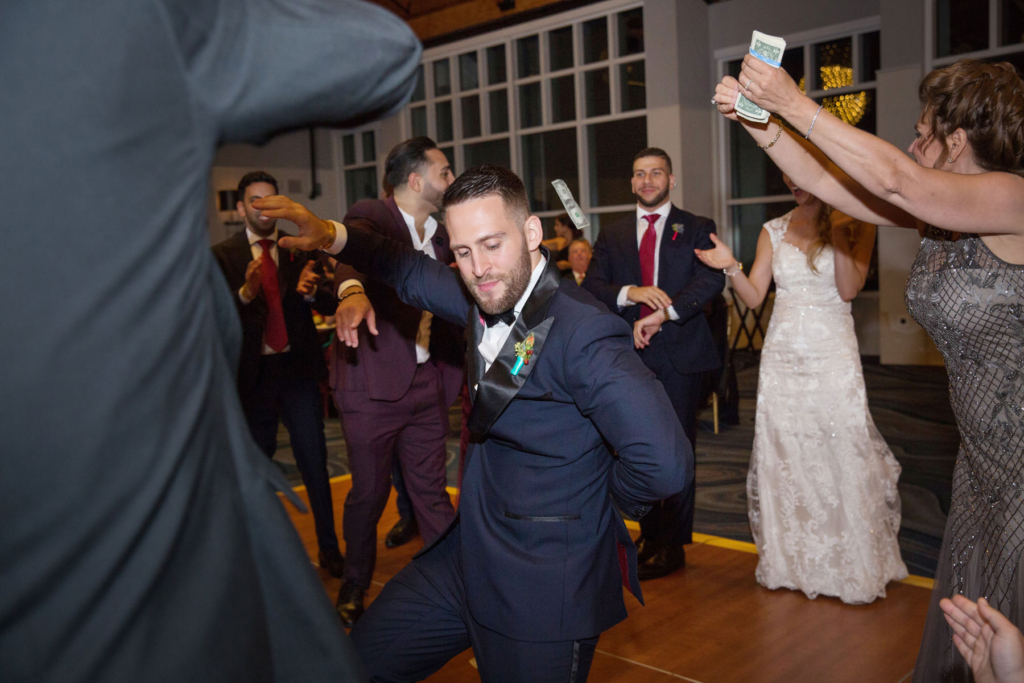 A Maine Wedding at the Cliff House in Cape Neddick, Maine